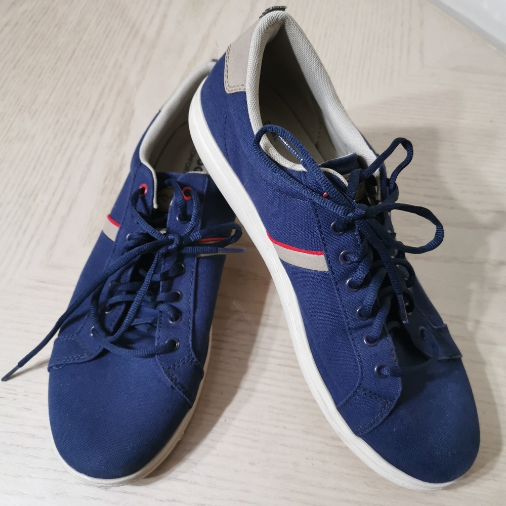 CROCS Blue and Beige Sneakers